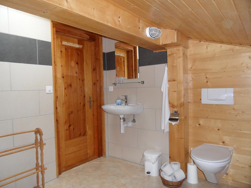 Chalet Esher Surrey Ried-Brig 외부 사진