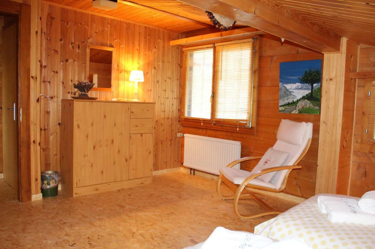 Chalet Esher Surrey Ried-Brig 외부 사진